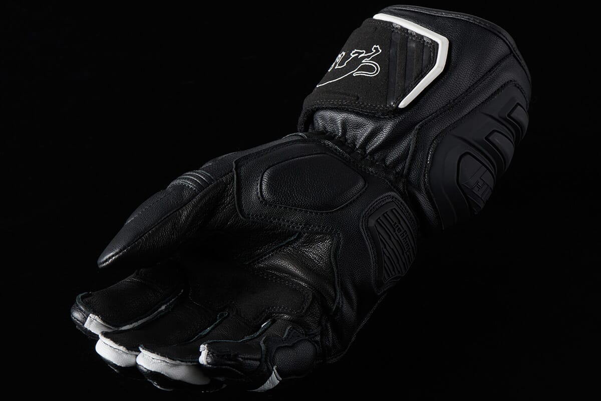 FURYGAN F-RS1 BLACK-WHITE HANSKE