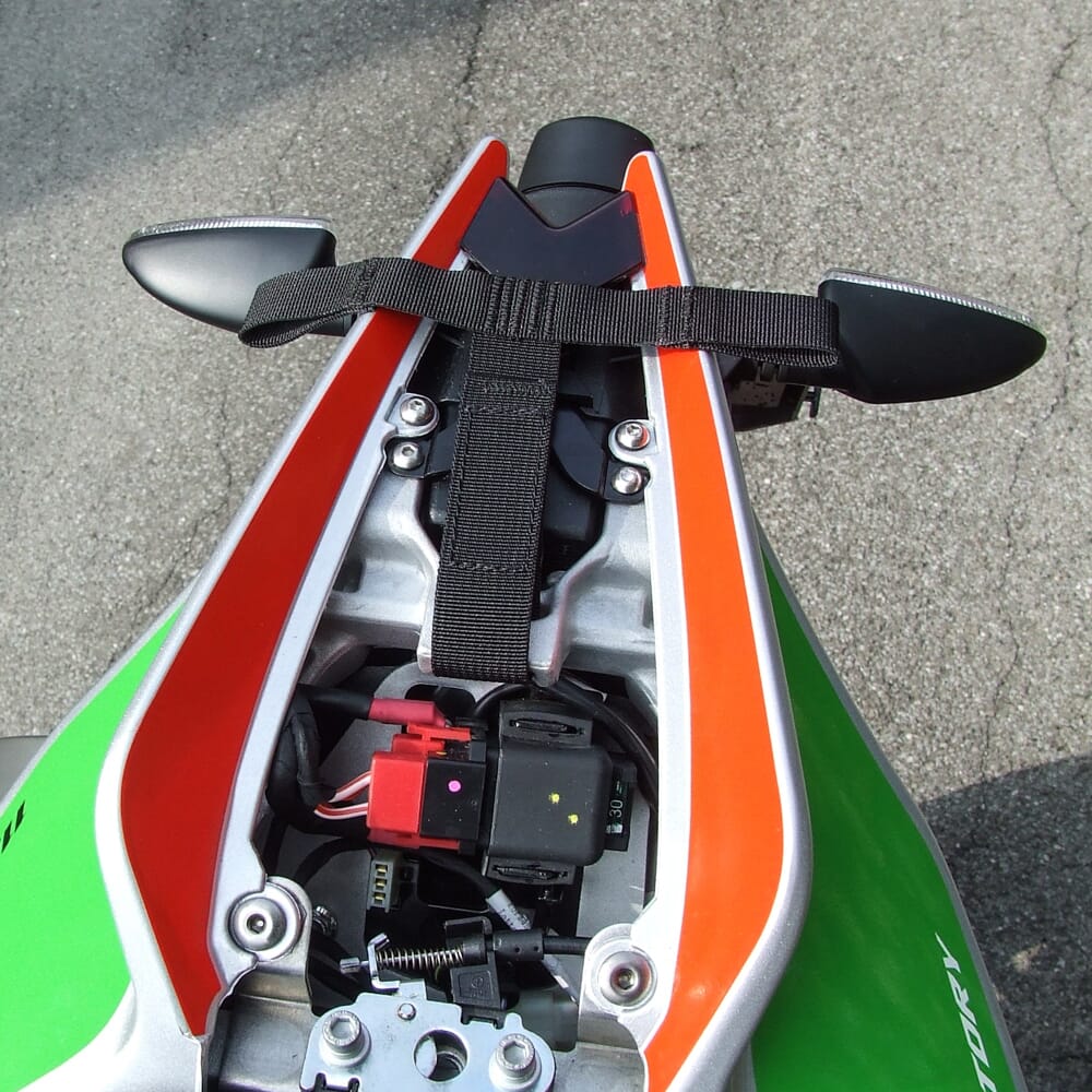 KRIEGA TUONO FACTORY FIT KIT