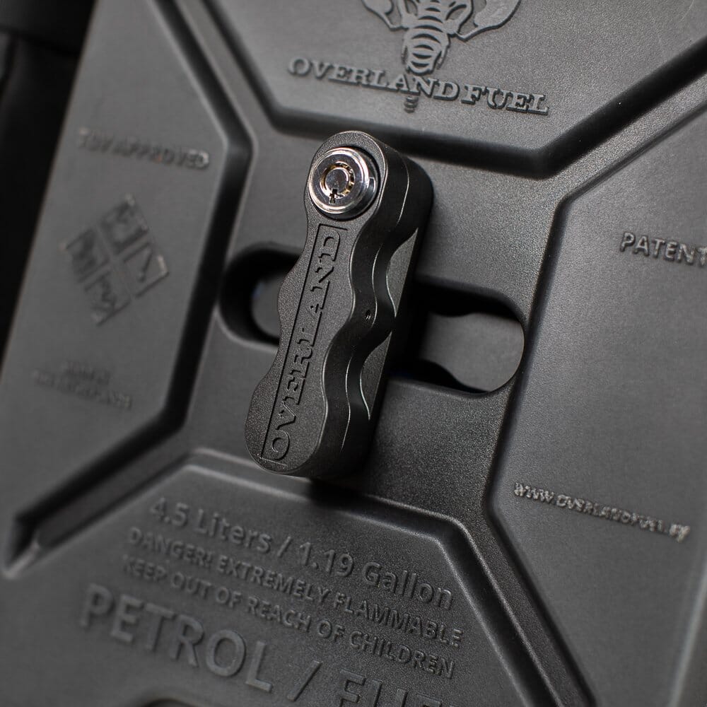 KRIEGA OVERLAND LOCKABLE MOUNT - INCLUDING LOCK - BLACK*